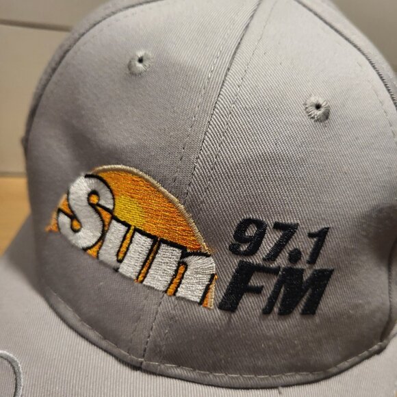SUN FM 97.1 GOLF Hat Strapback Baseball Vintage Cap Dad Trucker - Picture 2 of 11